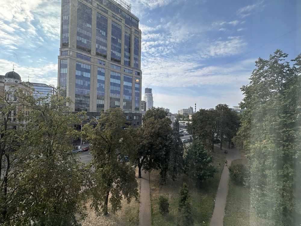 Продажа 3-комнатной квартиры 94 м², Михаила Донца ул., Омеляновича-Павленка, 19