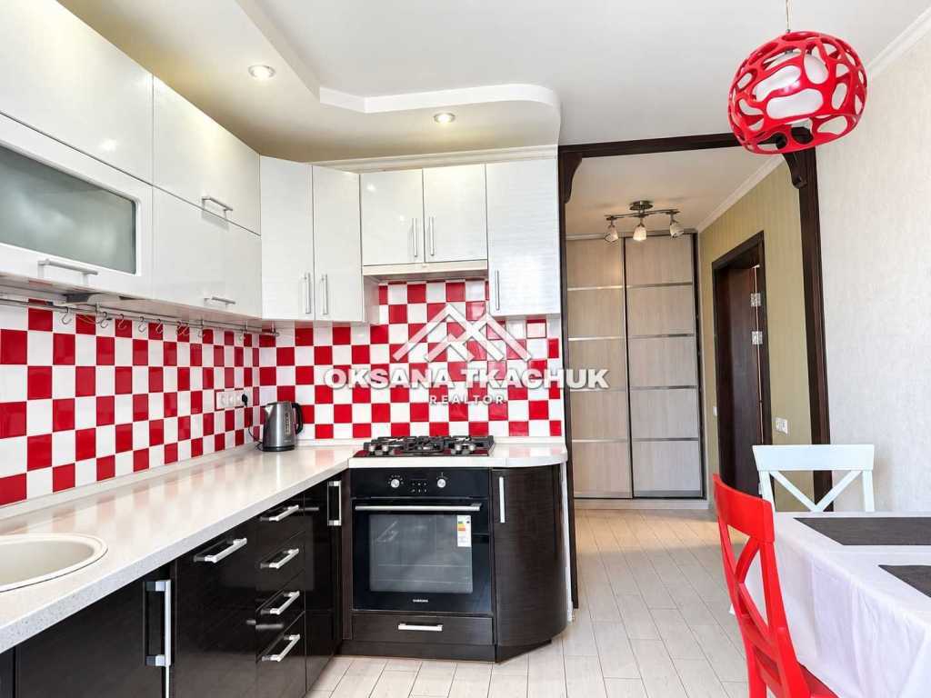 Аренда 3-комнатной квартиры 90 м², Сержа Лифаря ул., 16