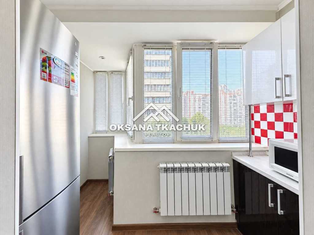 Аренда 3-комнатной квартиры 90 м², Сержа Лифаря ул., 16
