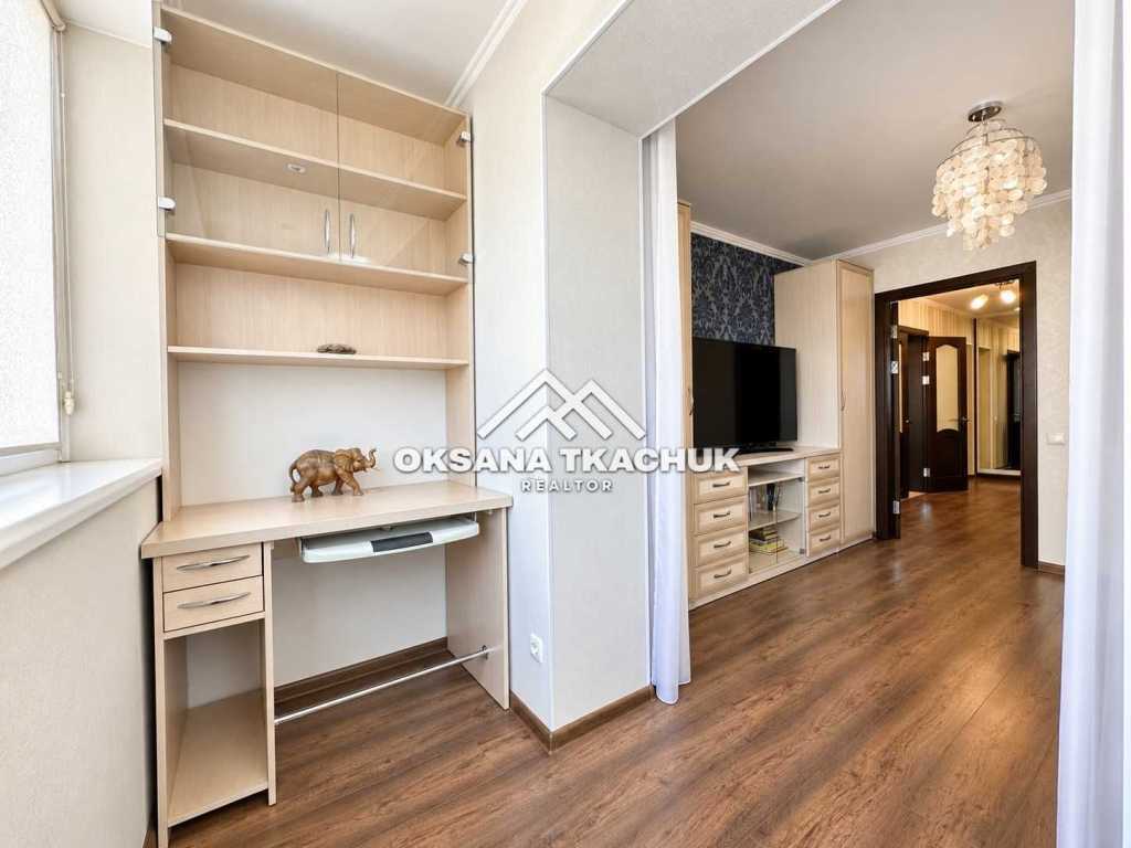 Аренда 3-комнатной квартиры 90 м², Сержа Лифаря ул., 16