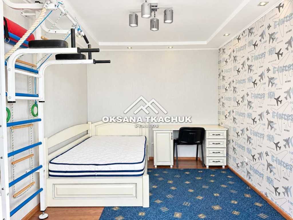 Аренда 3-комнатной квартиры 90 м², Сержа Лифаря ул., 16