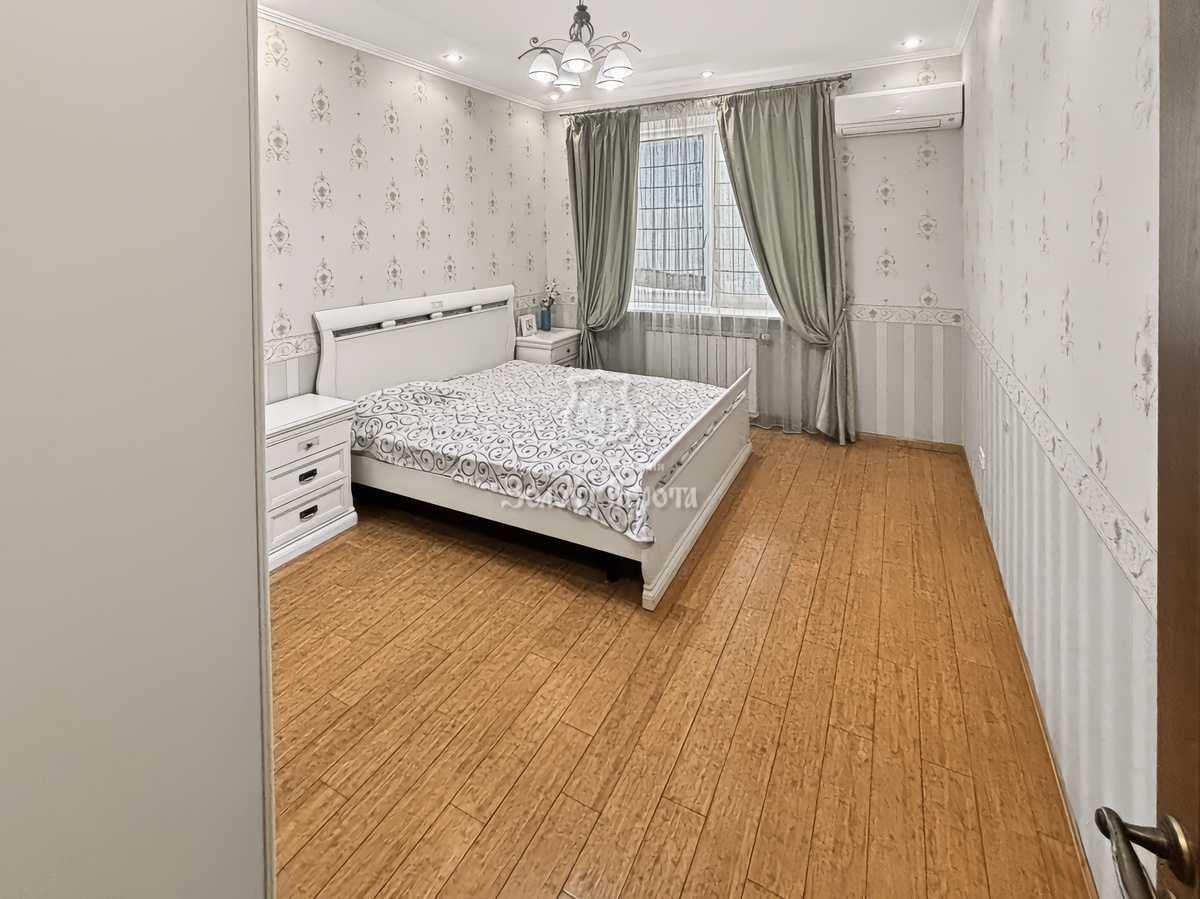 Продажа 3-комнатной квартиры 136 м², Вышгородская ул., 45/2