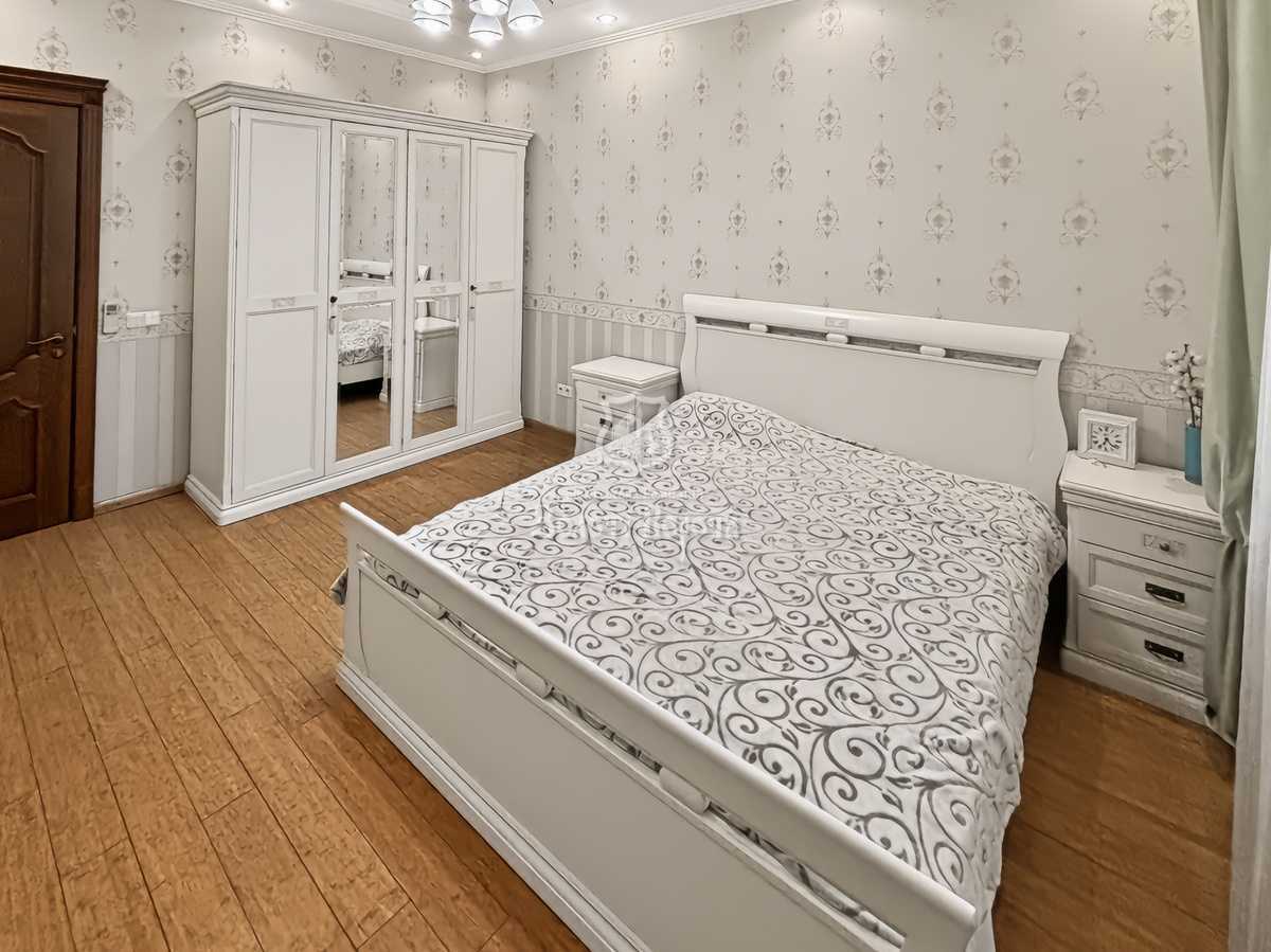 Продажа 3-комнатной квартиры 136 м², Вышгородская ул., 45/2