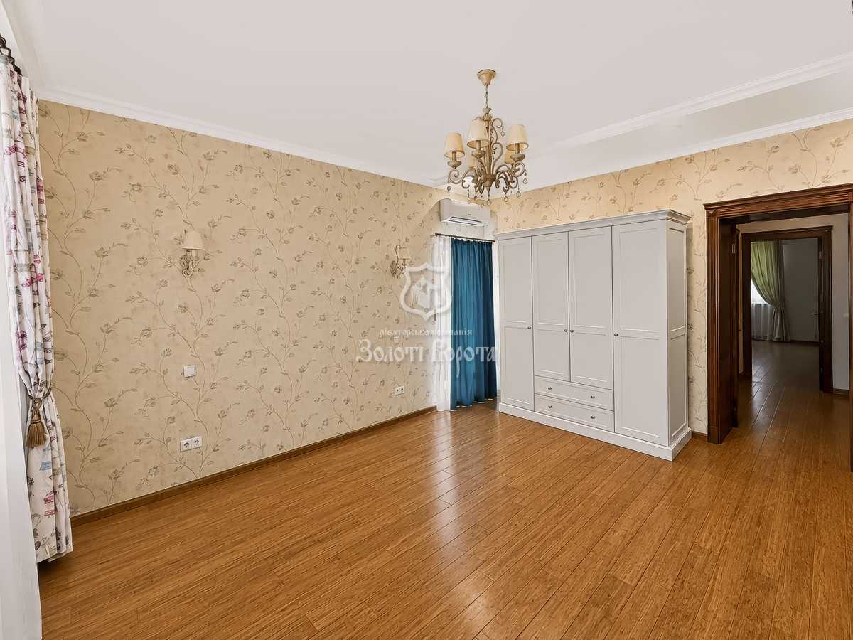 Продажа 3-комнатной квартиры 136 м², Вышгородская ул., 45/2