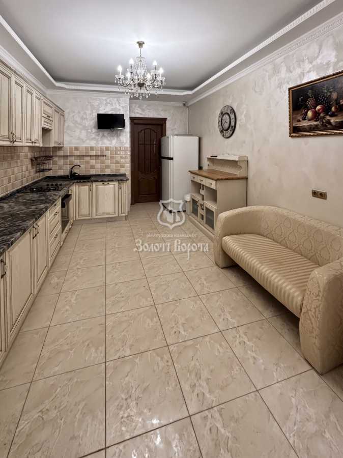 Продажа 3-комнатной квартиры 136 м², Вышгородская ул., 45/2
