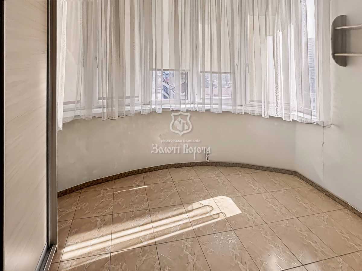 Продажа 3-комнатной квартиры 136 м², Вышгородская ул., 45/2