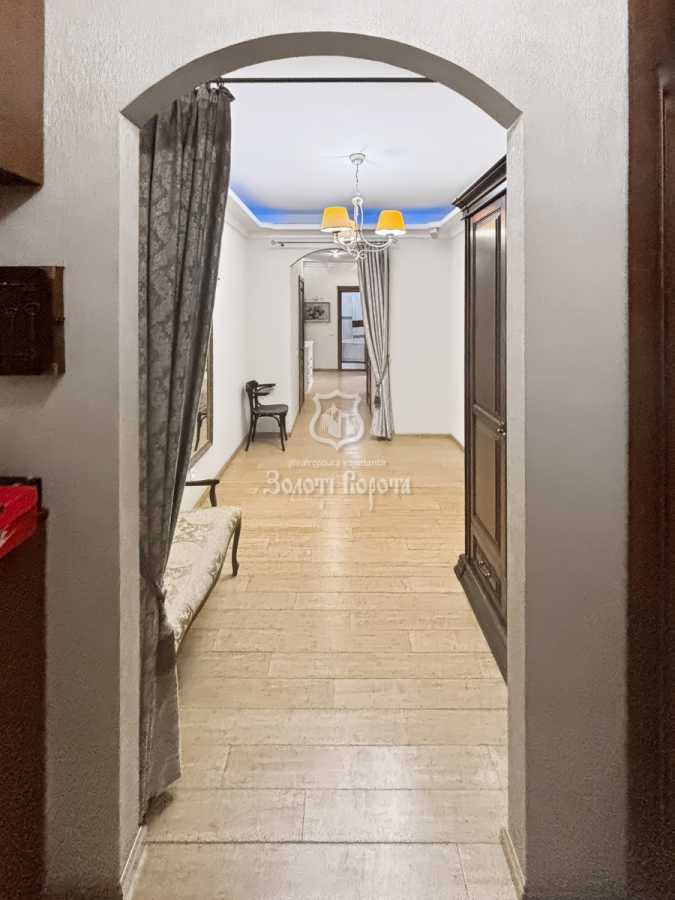 Продажа 3-комнатной квартиры 136 м², Вышгородская ул., 45/2
