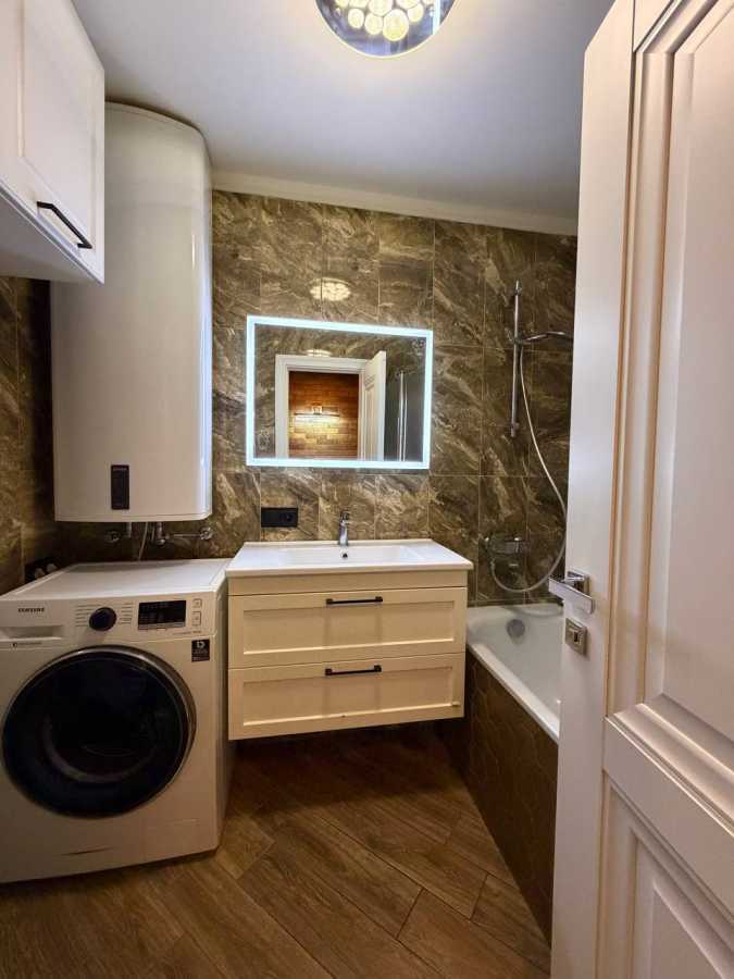 Продажа 1-комнатной квартиры 45 м², Деревлянская ул., 19Б