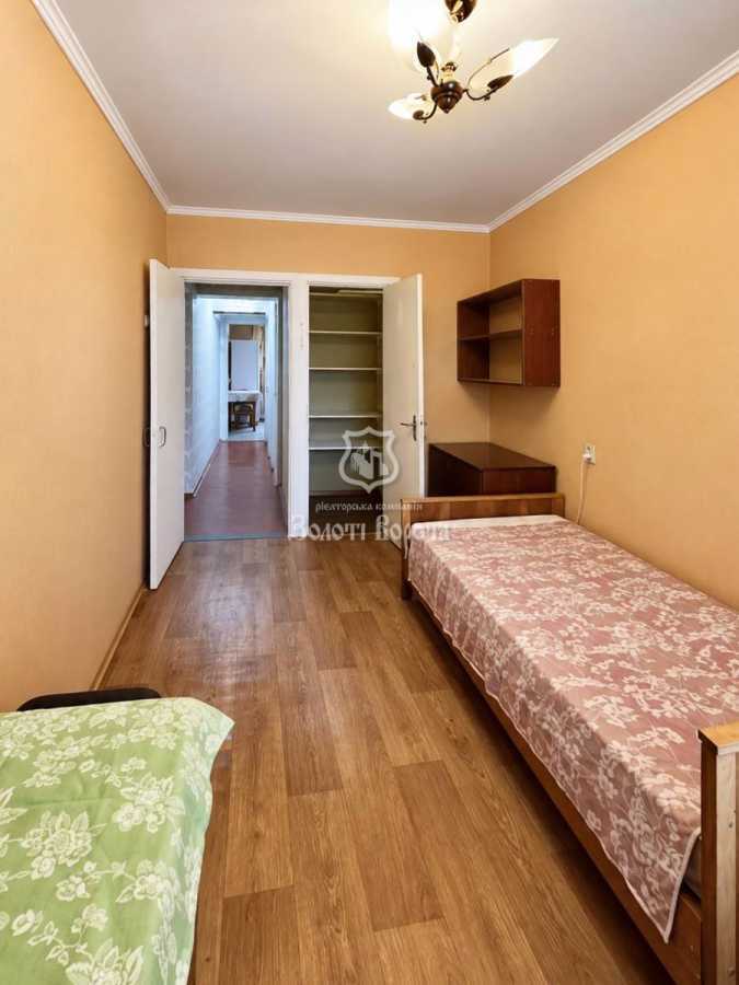 Продажа 2-комнатной квартиры 53.2 м², Зодчих ул., 4