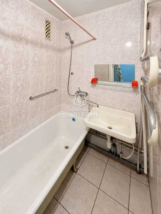 Продажа 2-комнатной квартиры 53.2 м², Зодчих ул., 4