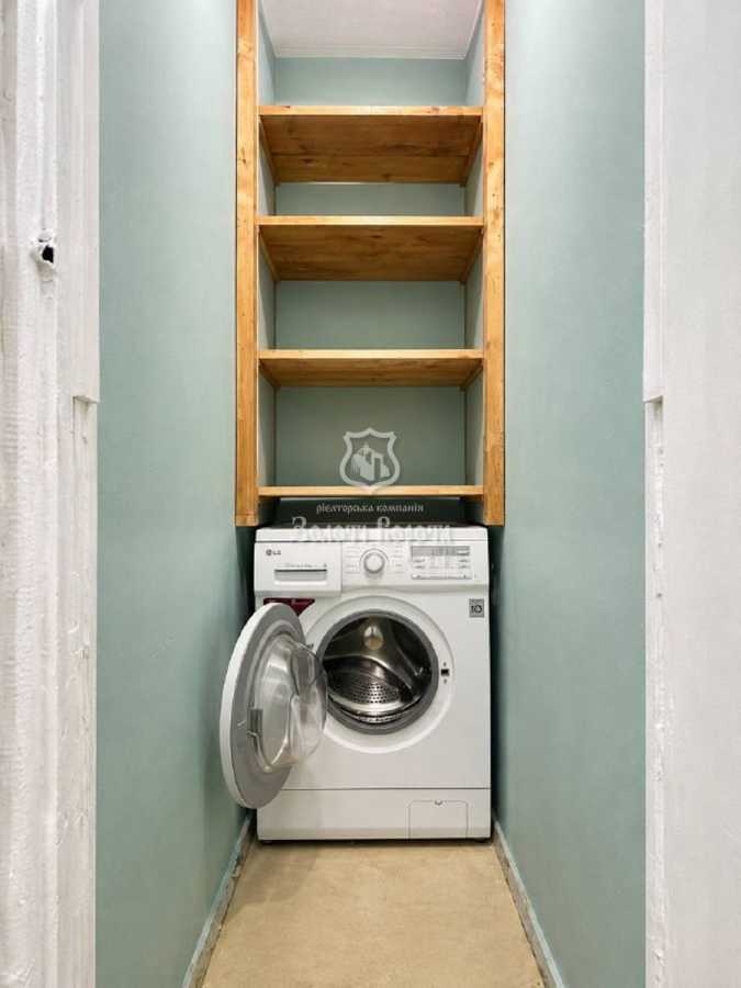 Продажа 2-комнатной квартиры 53.2 м², Зодчих ул., 4