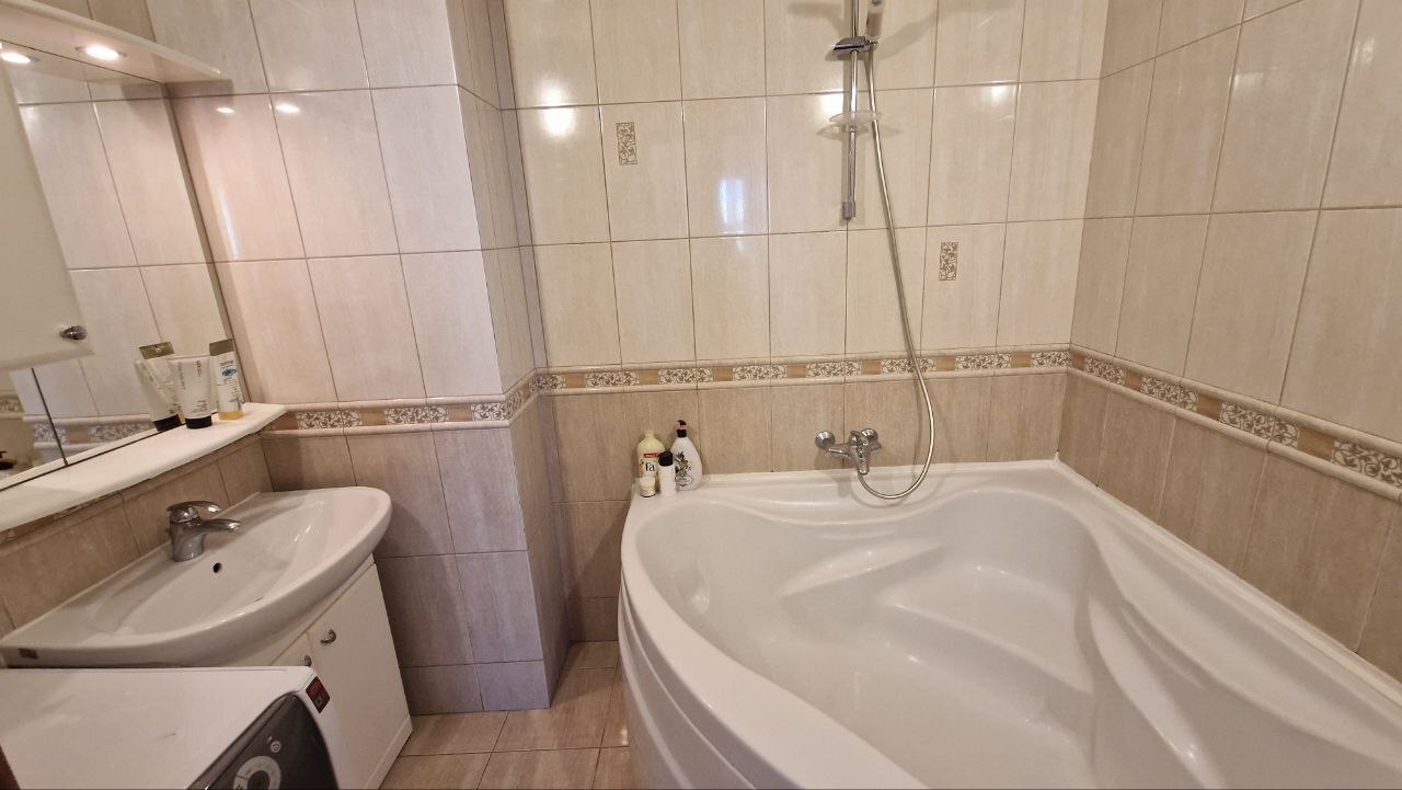 Продажа 3-комнатной квартиры 80 м², Левитана ул.