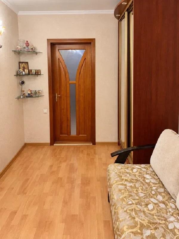 Продаж 3-кімнатної квартири 61.5 м², Небесної сотні просп.
