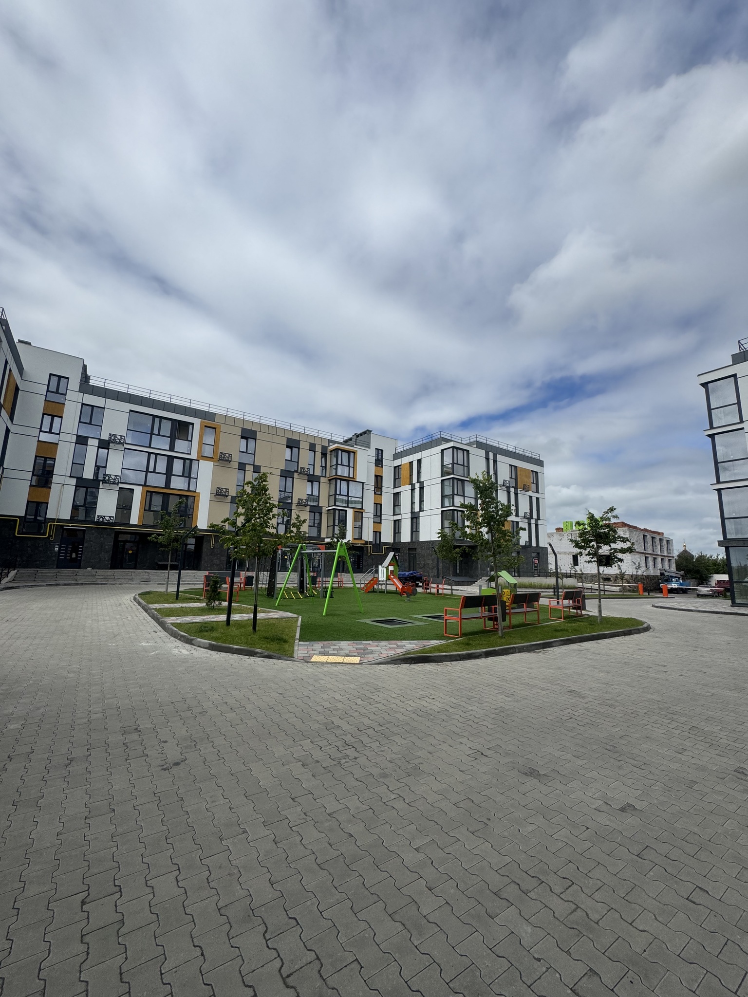 Продажа 1-комнатной квартиры 81 м², Левадная ул.