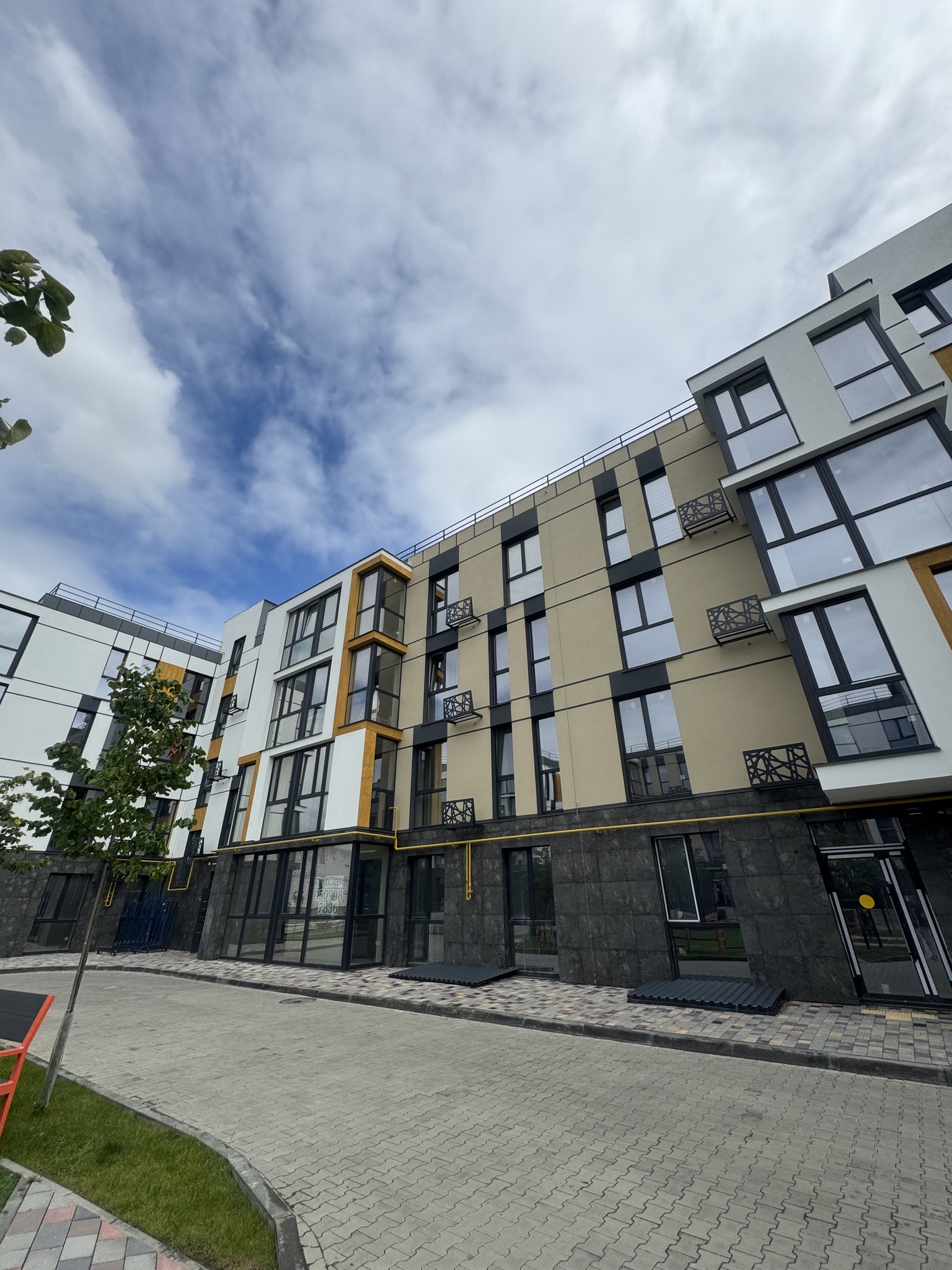 Продажа 1-комнатной квартиры 81 м², Левадная ул.