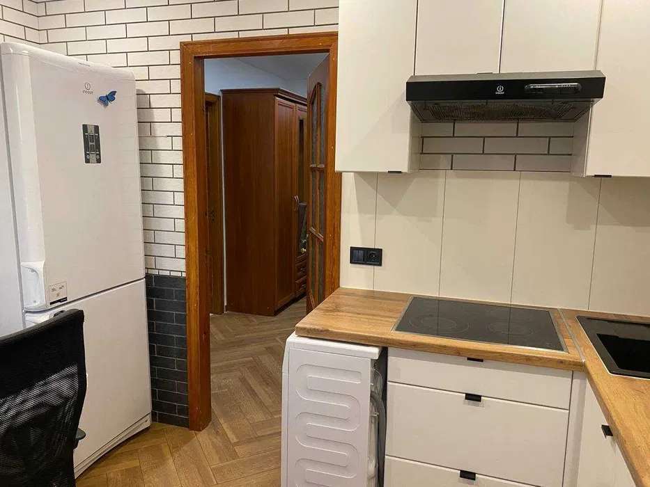 Оренда 1-кімнатної квартири 37 м², Дніпровська наб., 7