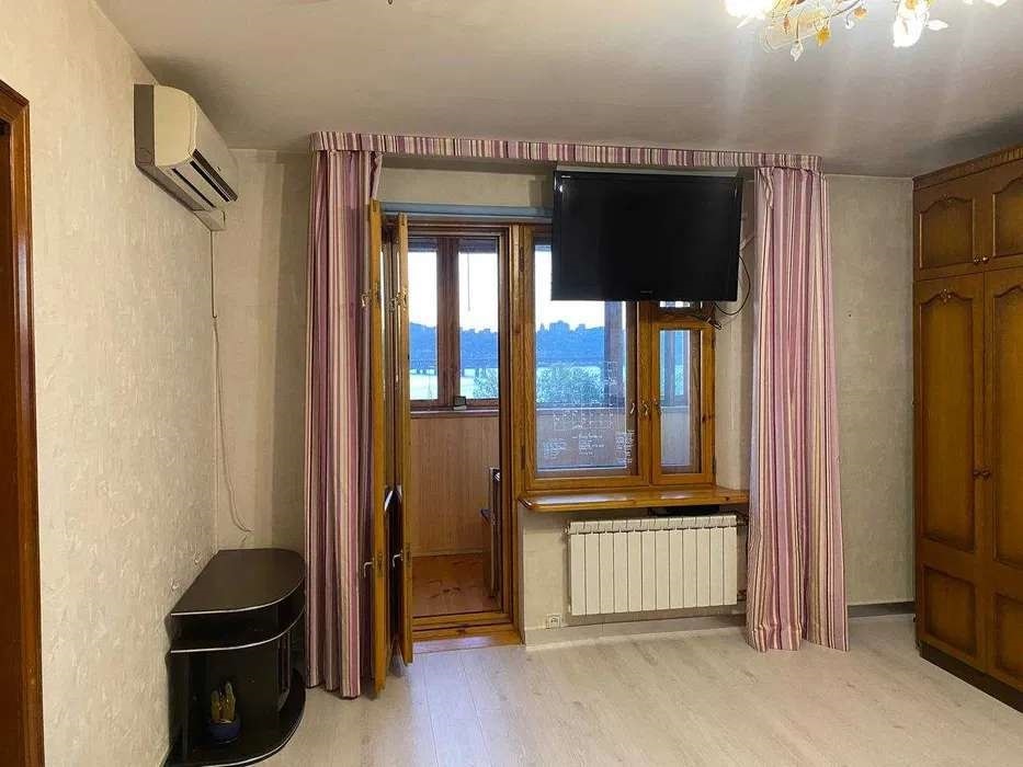 Оренда 1-кімнатної квартири 37 м², Дніпровська наб., 7