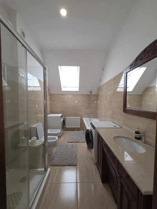 Оренда будинку 221 м², Саперно-Слобідський про-д