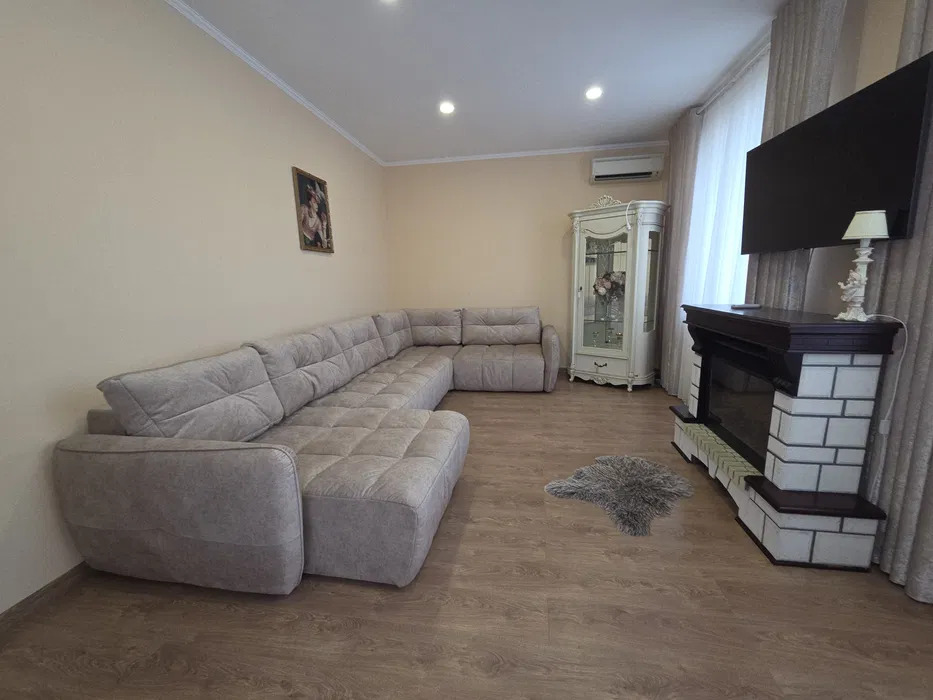 Оренда будинку 221 м², Саперно-Слобідський про-д