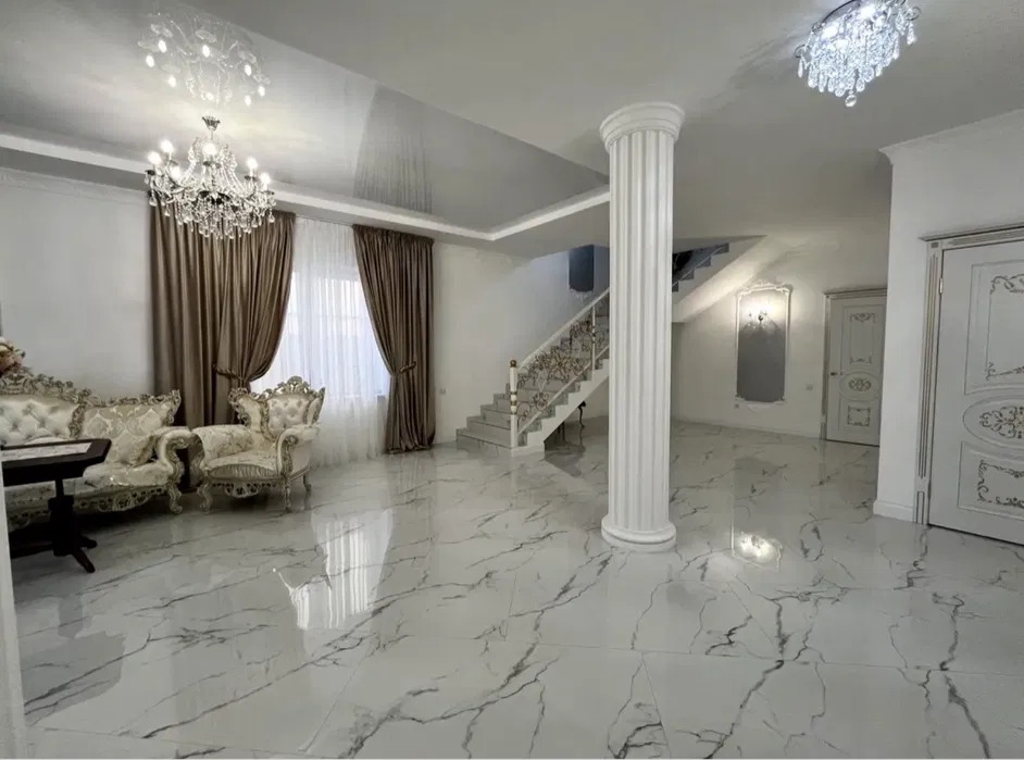Оренда будинку 225 м², Сергія Колоса вул.