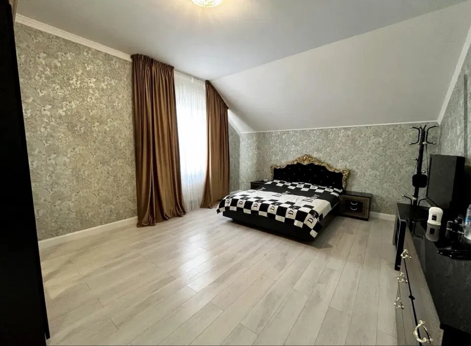 Оренда будинку 225 м², Сергія Колоса вул.