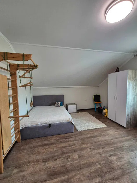 Оренда будинку 211 м², Євгена Харченко вул.