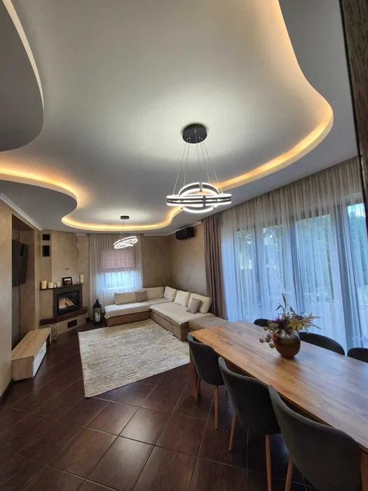 Оренда будинку 211 м², Євгена Харченко вул.