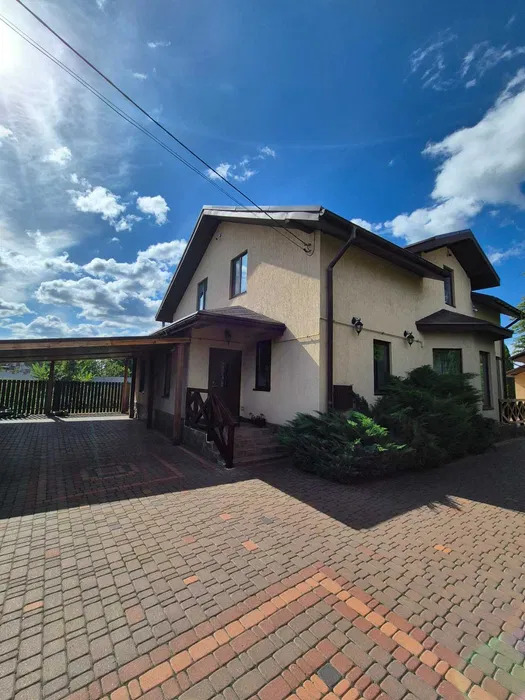 Оренда будинку 211 м², Євгена Харченко вул.
