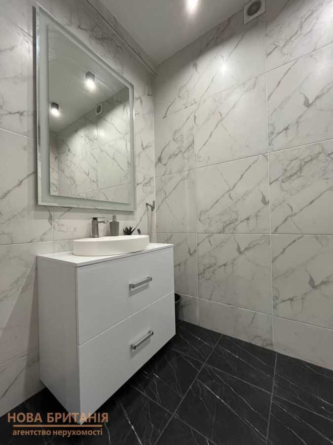 Продажа 1-комнатной квартиры 38 м², Михаила Максимовича ул., 24А