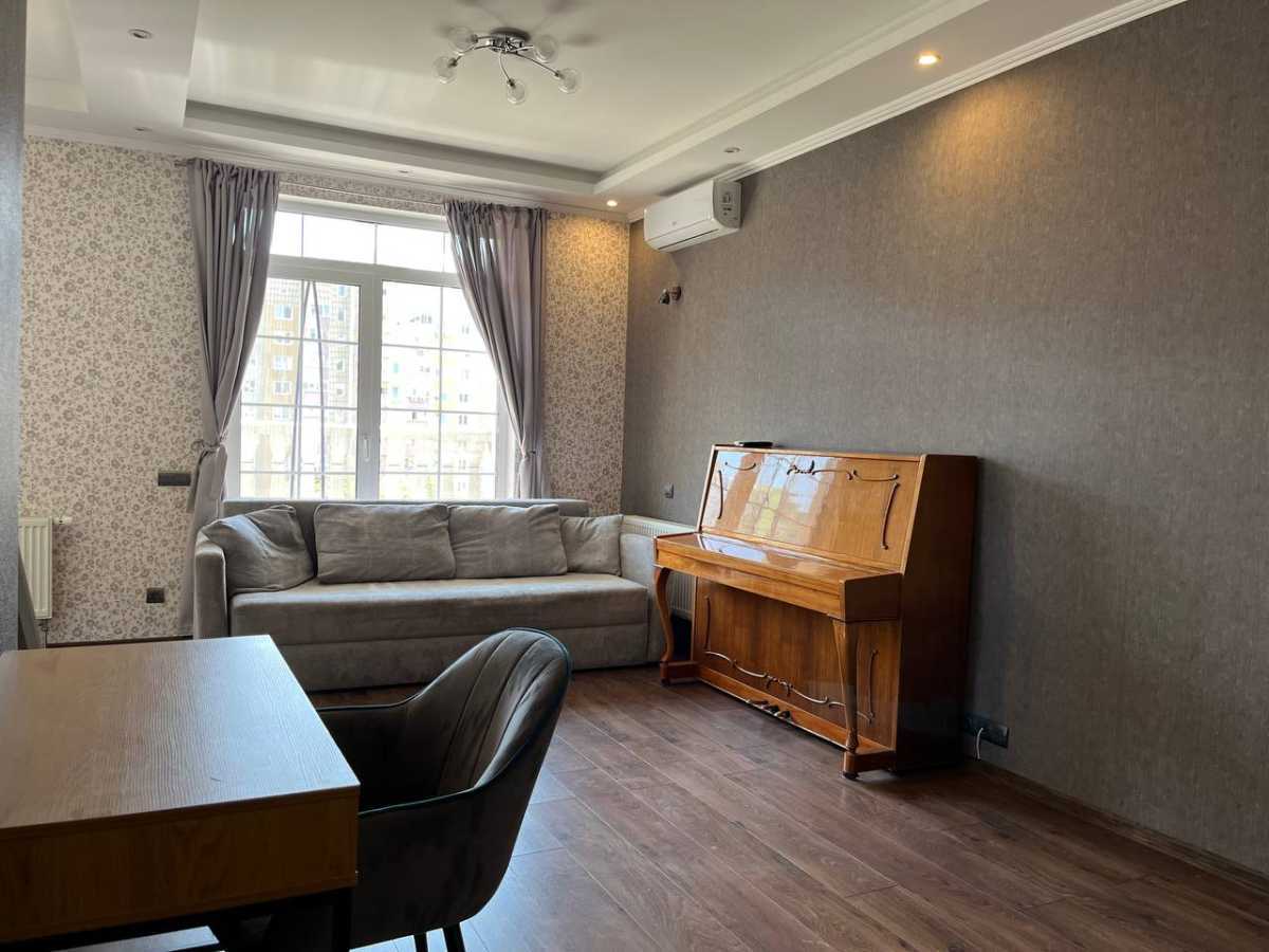 Продажа 1-комнатной квартиры 68 м², Михаила Максимовича ул., 28