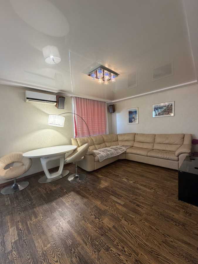 Оренда 4-кімнатної квартири 118 м², Бориспільська вул., 6