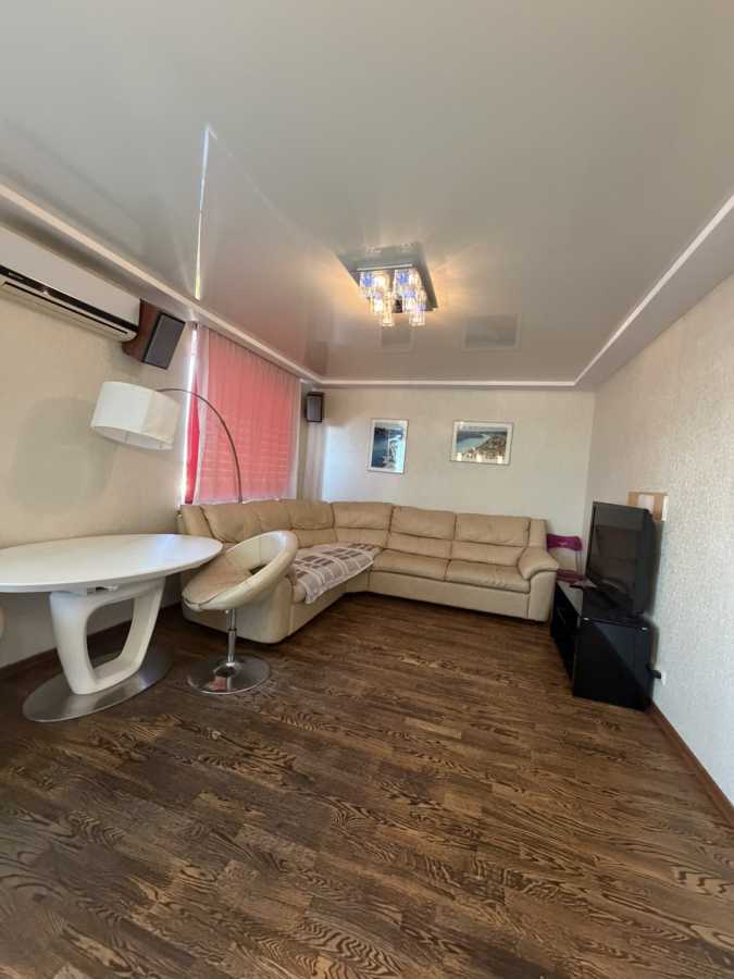 Оренда 4-кімнатної квартири 118 м², Бориспільська вул., 6
