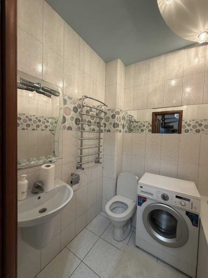 Оренда 4-кімнатної квартири 118 м², Бориспільська вул., 6