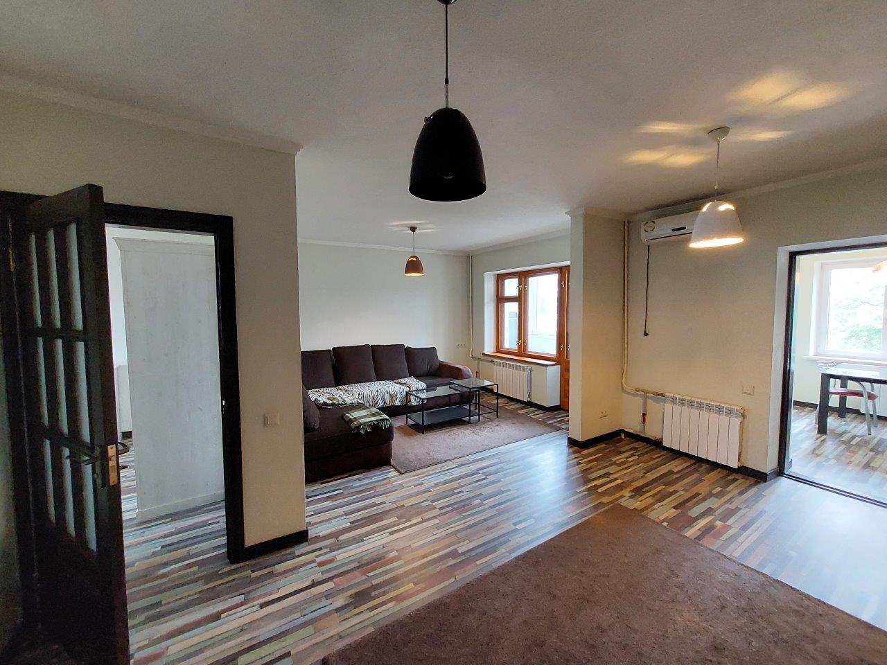 Продажа 4-комнатной квартиры 97 м², Кирилловская ул., 30/5