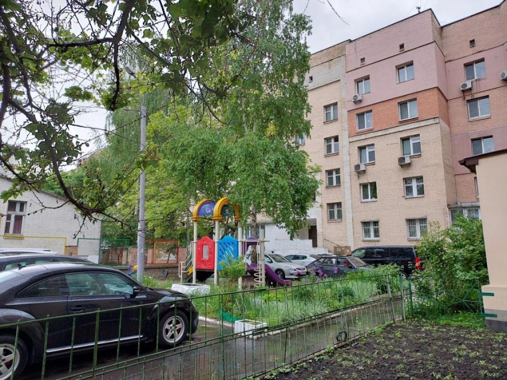 Продажа 4-комнатной квартиры 97 м², Кирилловская ул., 30/5