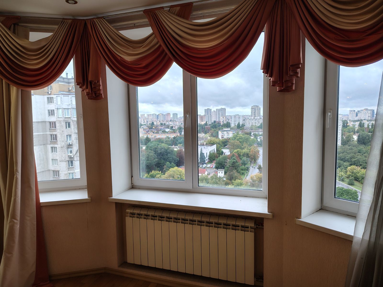 Продажа 3-комнатной квартиры 96 м², Николая Амосова ул., 4