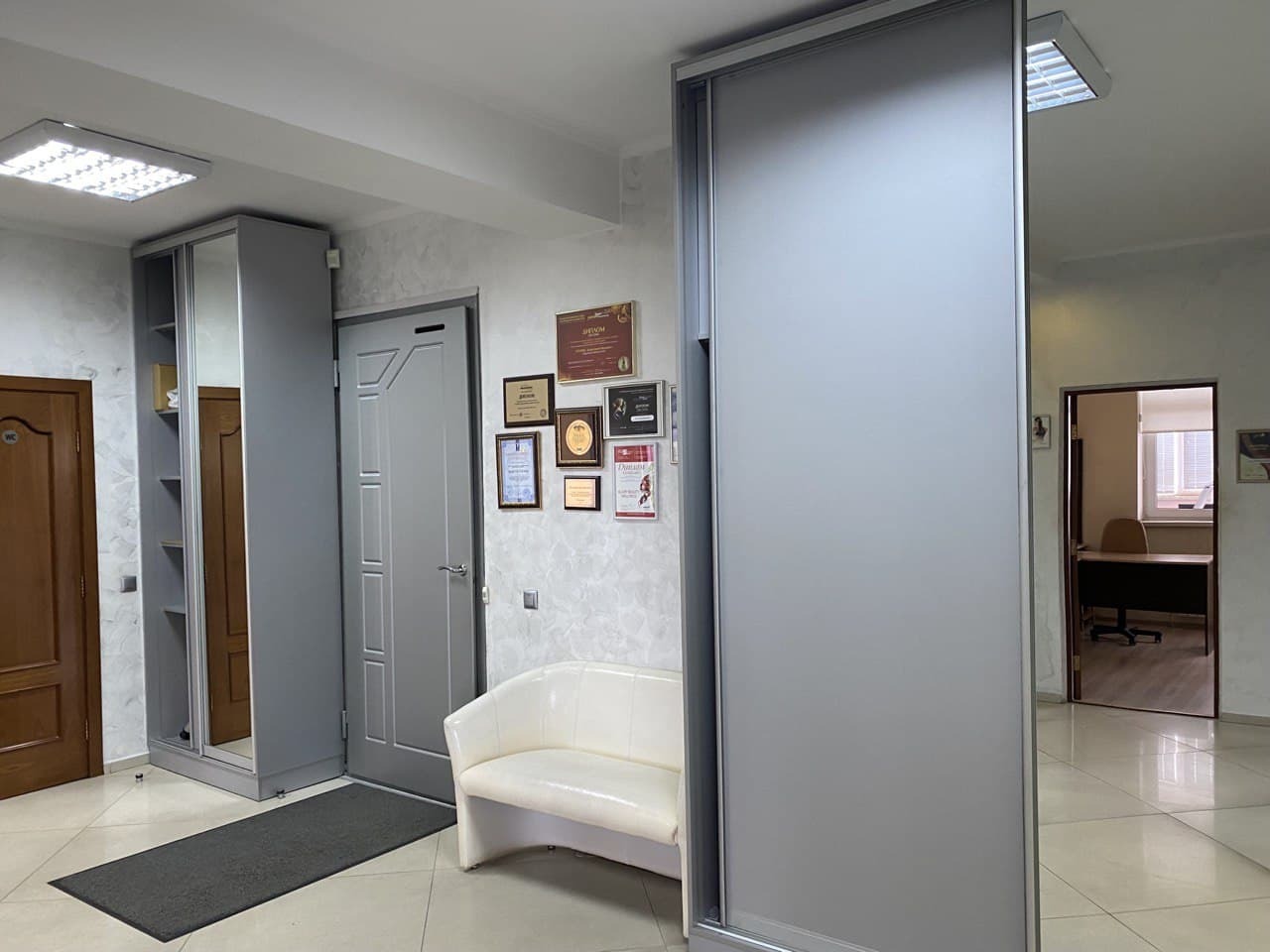 Оренда офісу 195 м², Турівська вул., 31
