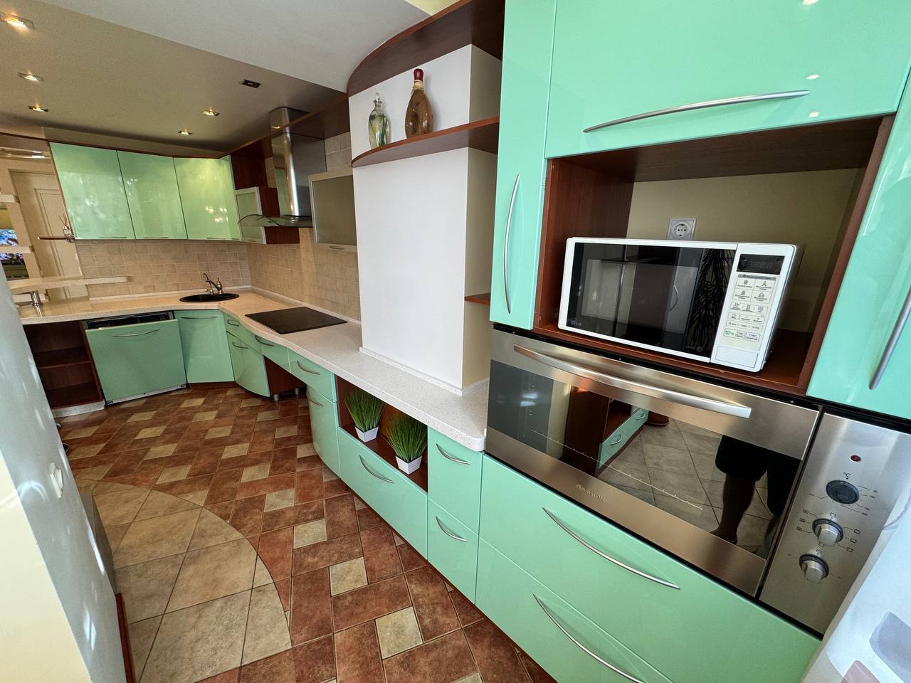 Аренда 3-комнатной квартиры 80 м², Рабочая ул.