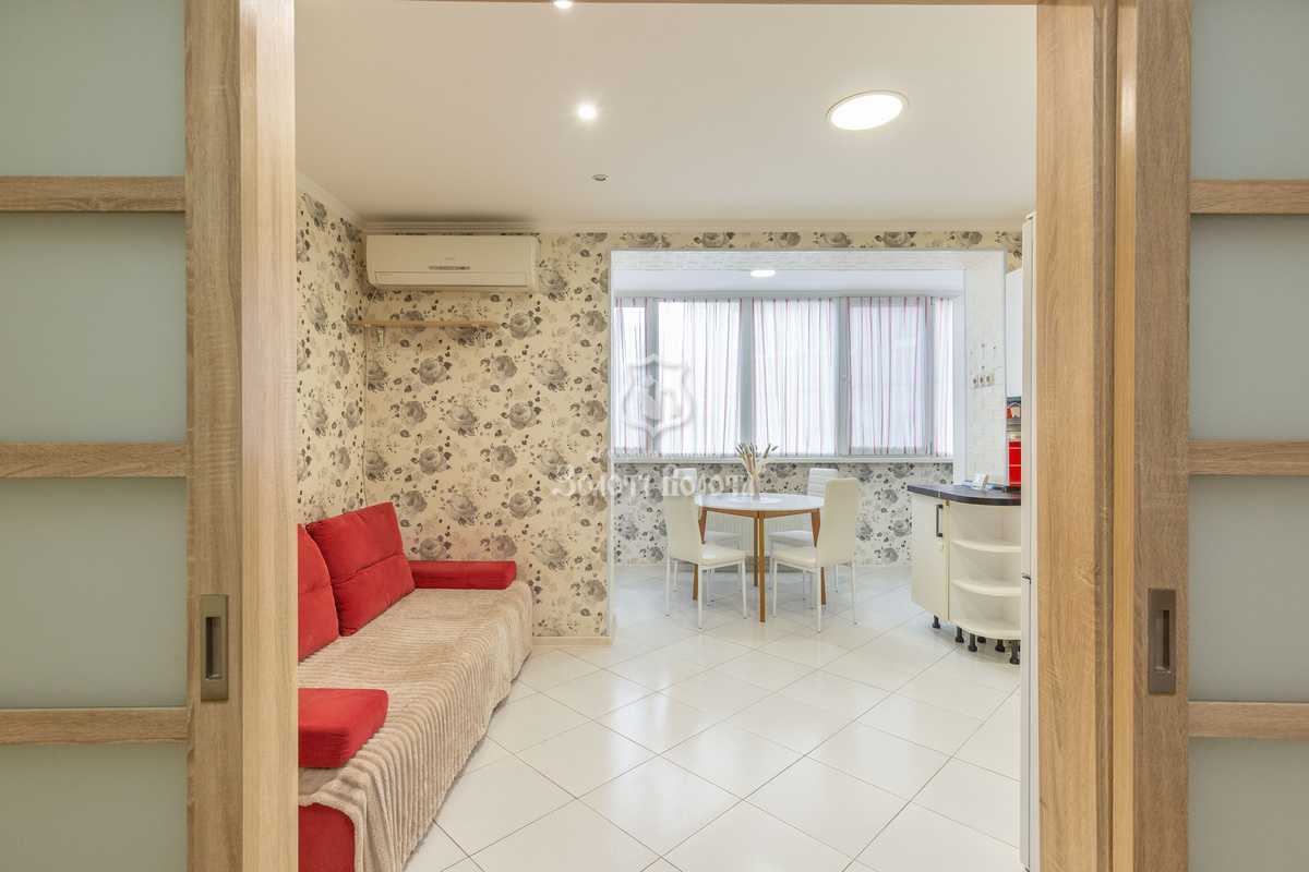 Продажа 2-комнатной квартиры 63.1 м², Мира ул., 50