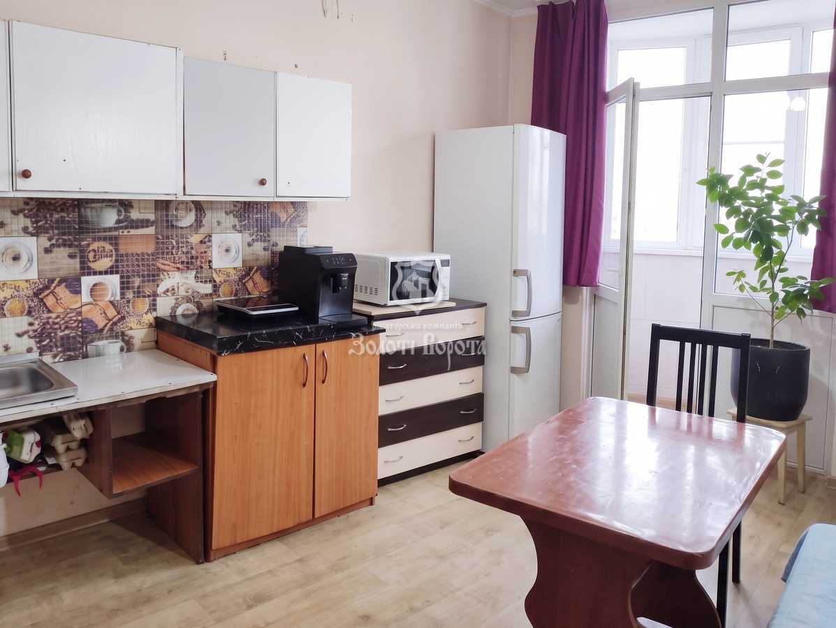 Продажа 1-комнатной квартиры 37.8 м², Светлая ул., 3д