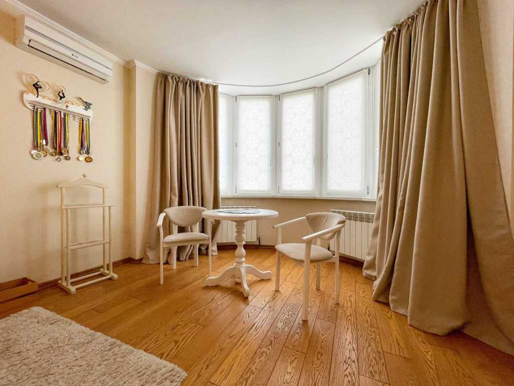 Продажа 4-комнатной квартиры 133 м², Срибнокильская ул., 22