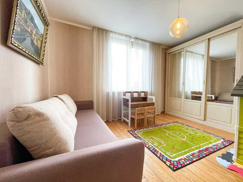 Продажа 4-комнатной квартиры 133 м², Срибнокильская ул., 22