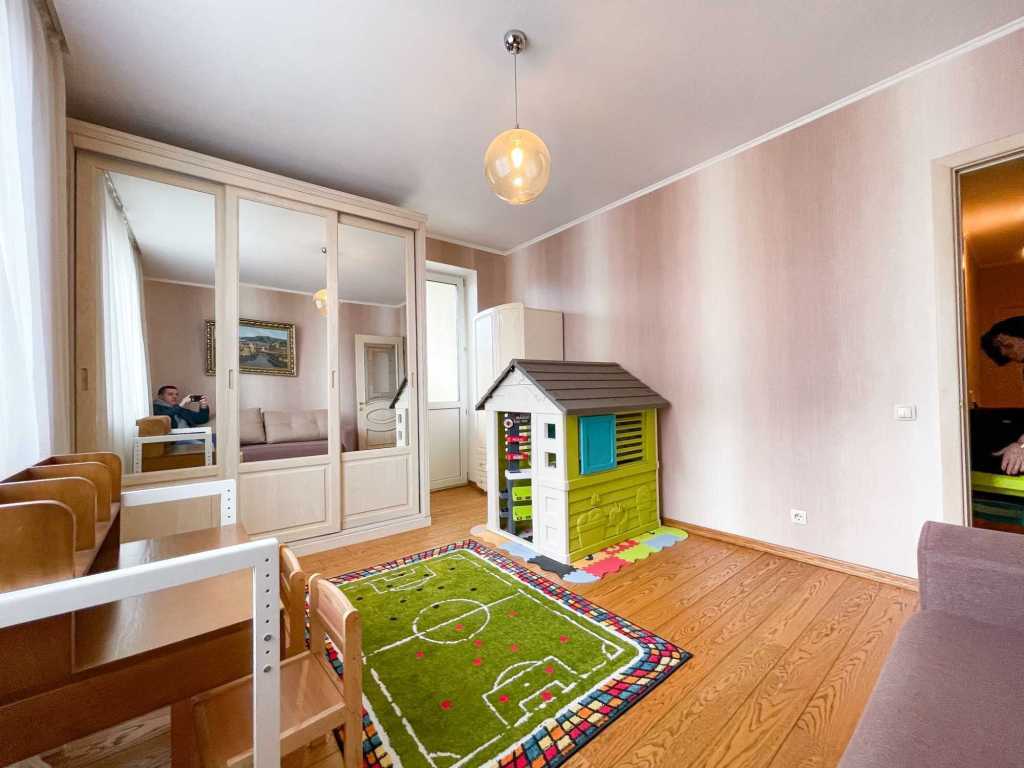 Продажа 4-комнатной квартиры 133 м², Срибнокильская ул., 22