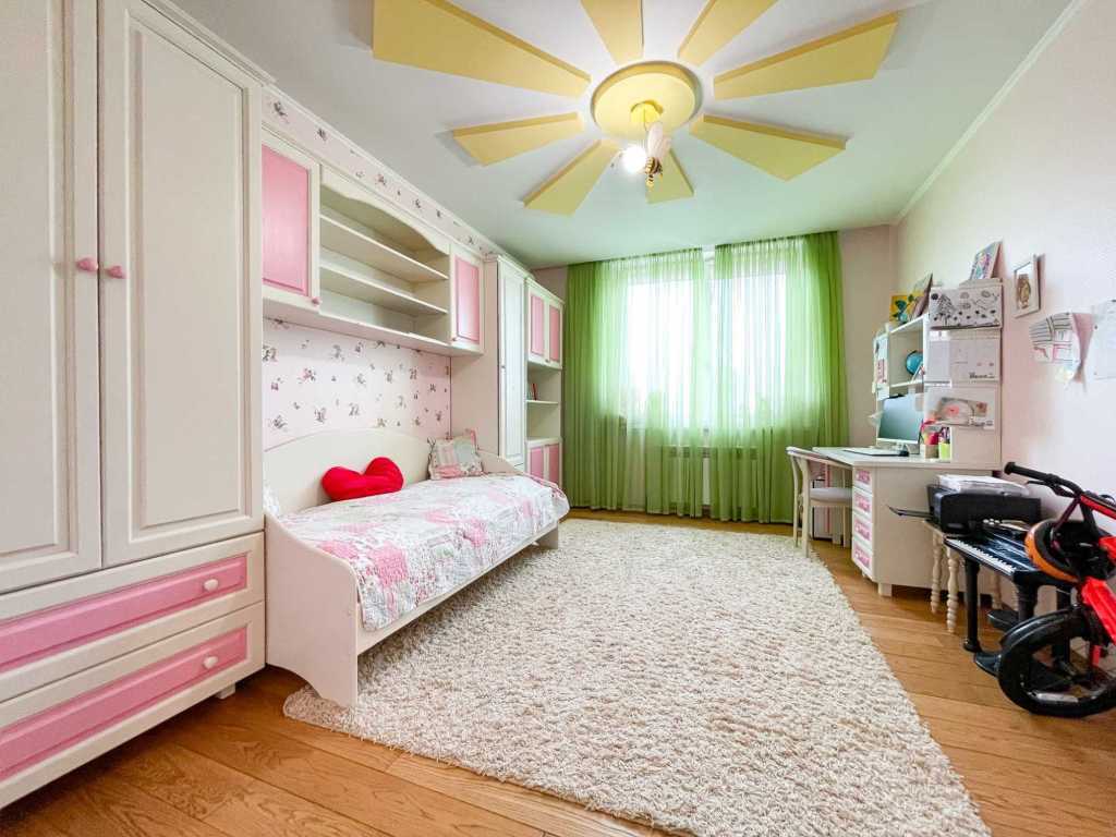Продажа 4-комнатной квартиры 133 м², Срибнокильская ул., 22