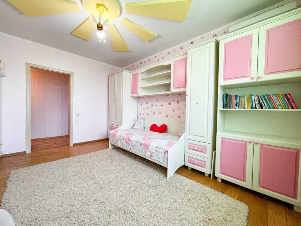 Продажа 4-комнатной квартиры 133 м², Срибнокильская ул., 22