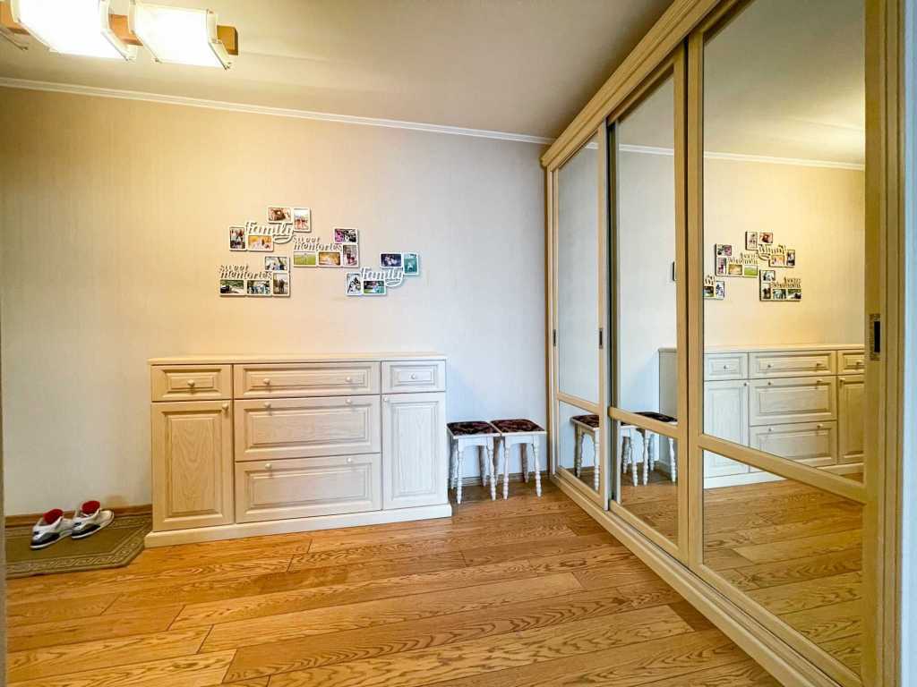 Продажа 4-комнатной квартиры 133 м², Срибнокильская ул., 22