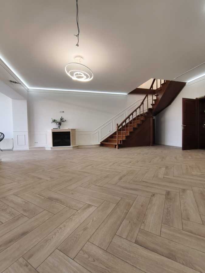 Продажа 2-комнатной квартиры 106 м², Вишневая ул.