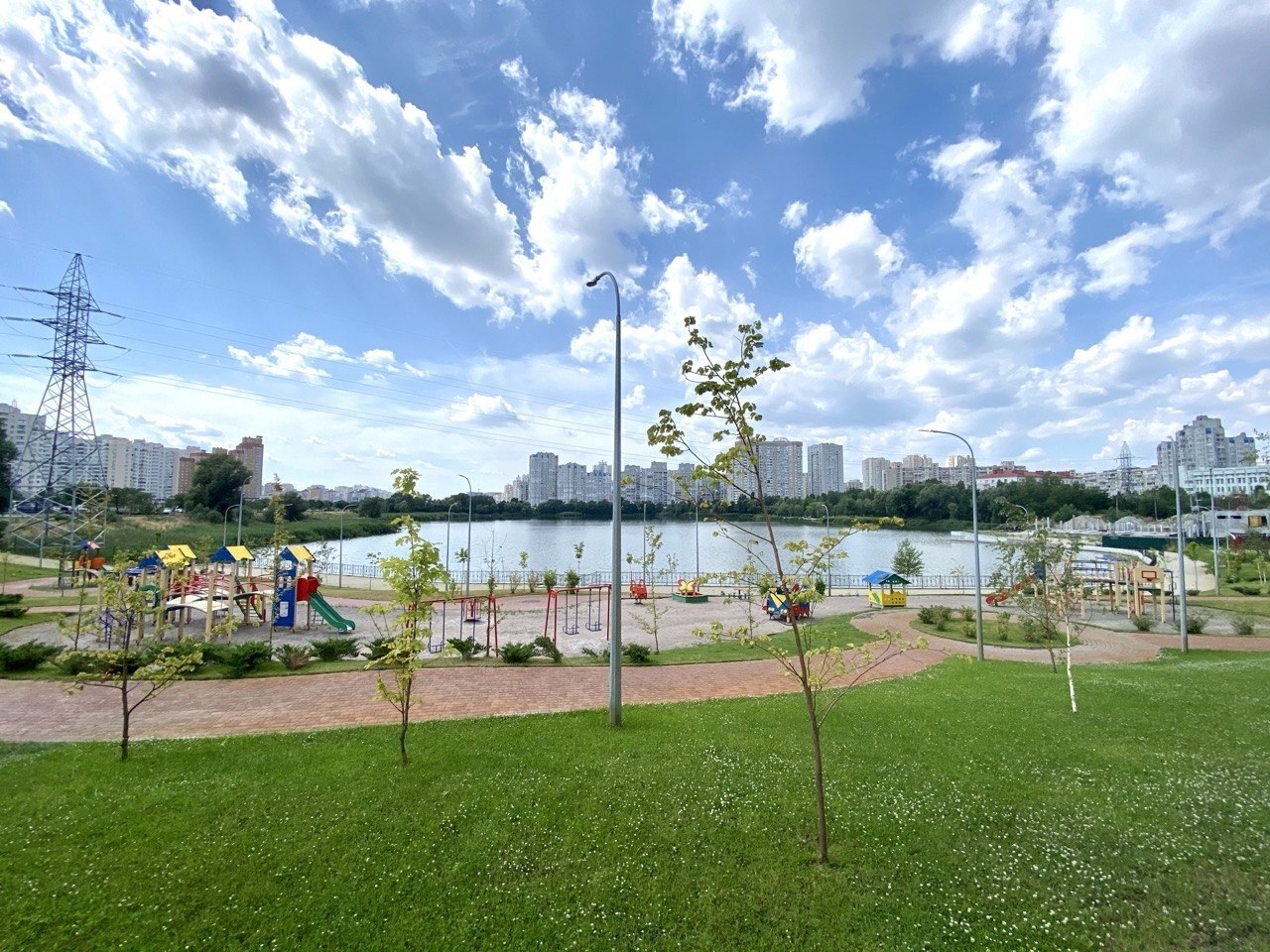 Продажа 1-комнатной квартиры 39 м², Ревуцкого ул., 40В