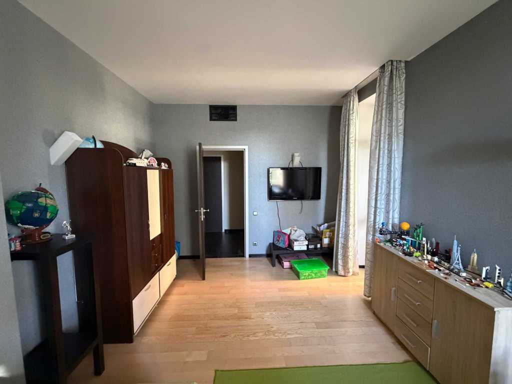Аренда 4-комнатной квартиры 209 м², Старонаводницкая ул., 13