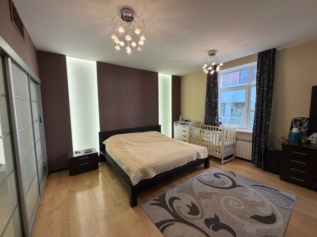 Аренда 4-комнатной квартиры 209 м², Старонаводницкая ул., 13